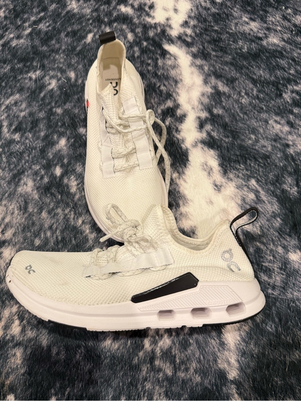 ON Cloud Women’s  Running Sneakers